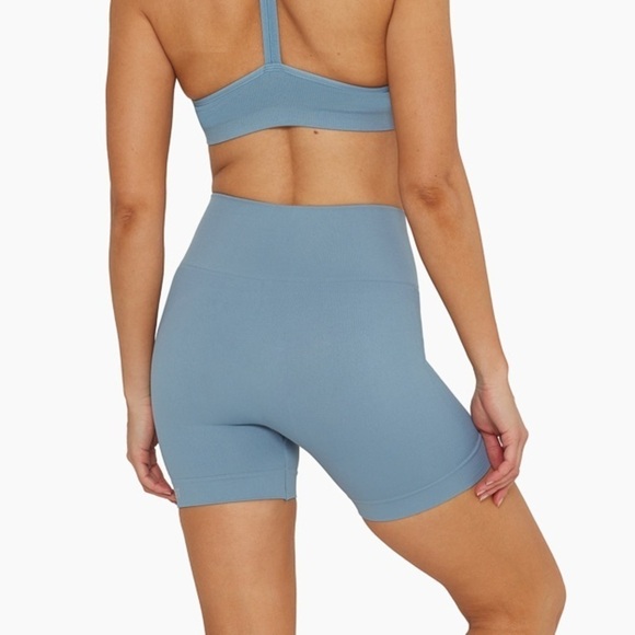 SET  Active Sculpflex Bike Shorts - Picture 2 of 12